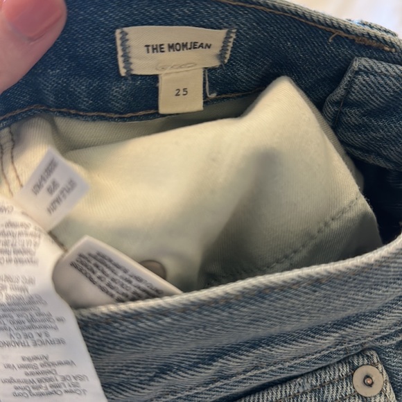 Madewell The Mom Jean Distressed Light Wash High Rise Sz 25 - Picture 9 of 11